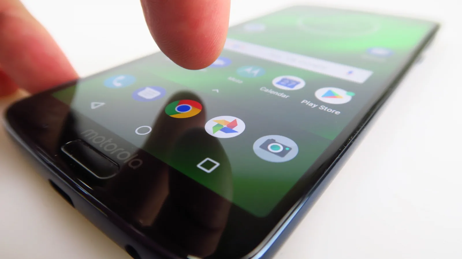 Motorola Moto G6 Plus: Baterie excelentă pentru gameri, oameni ocupaţi