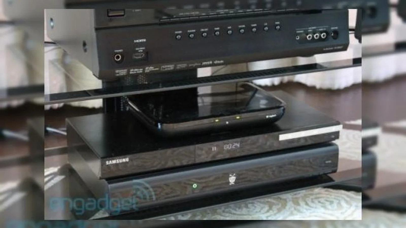 Logitech prezinta companionul Google TV; controlat via iPhone si Nexus One