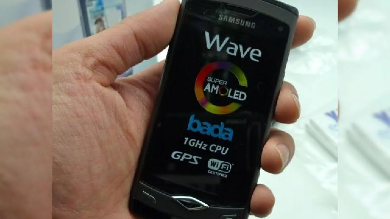 Samsung Wave S8500, telefonul Bada OS analizat intr-o recenzie detaliata