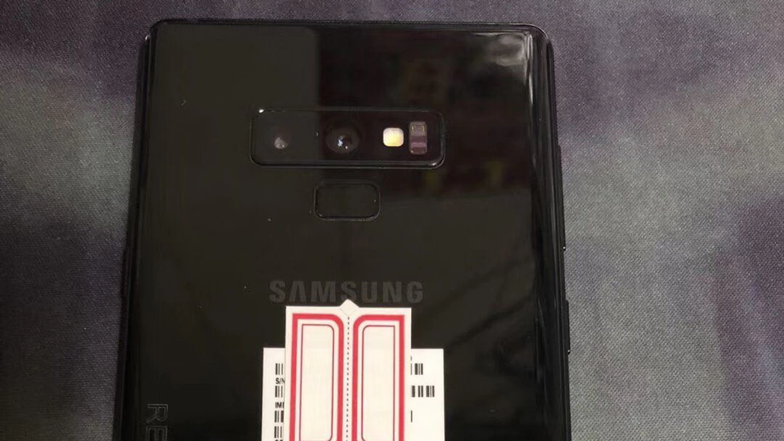 Samsung Galaxy Note 9 apare în fotografii cu noul setup de cameră la vedere; Bonus: randare Evan Blass!