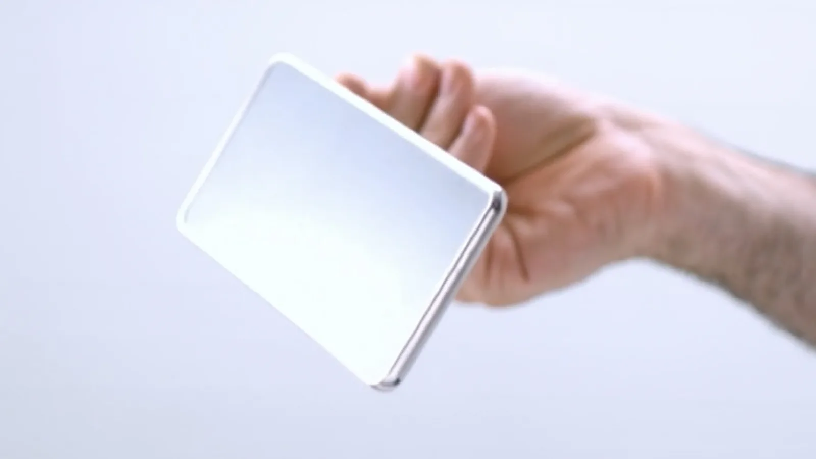 Corning Gorilla Glass 6 debutează oficial; Suportă până la 15 scăpări pe suprafeţe dure