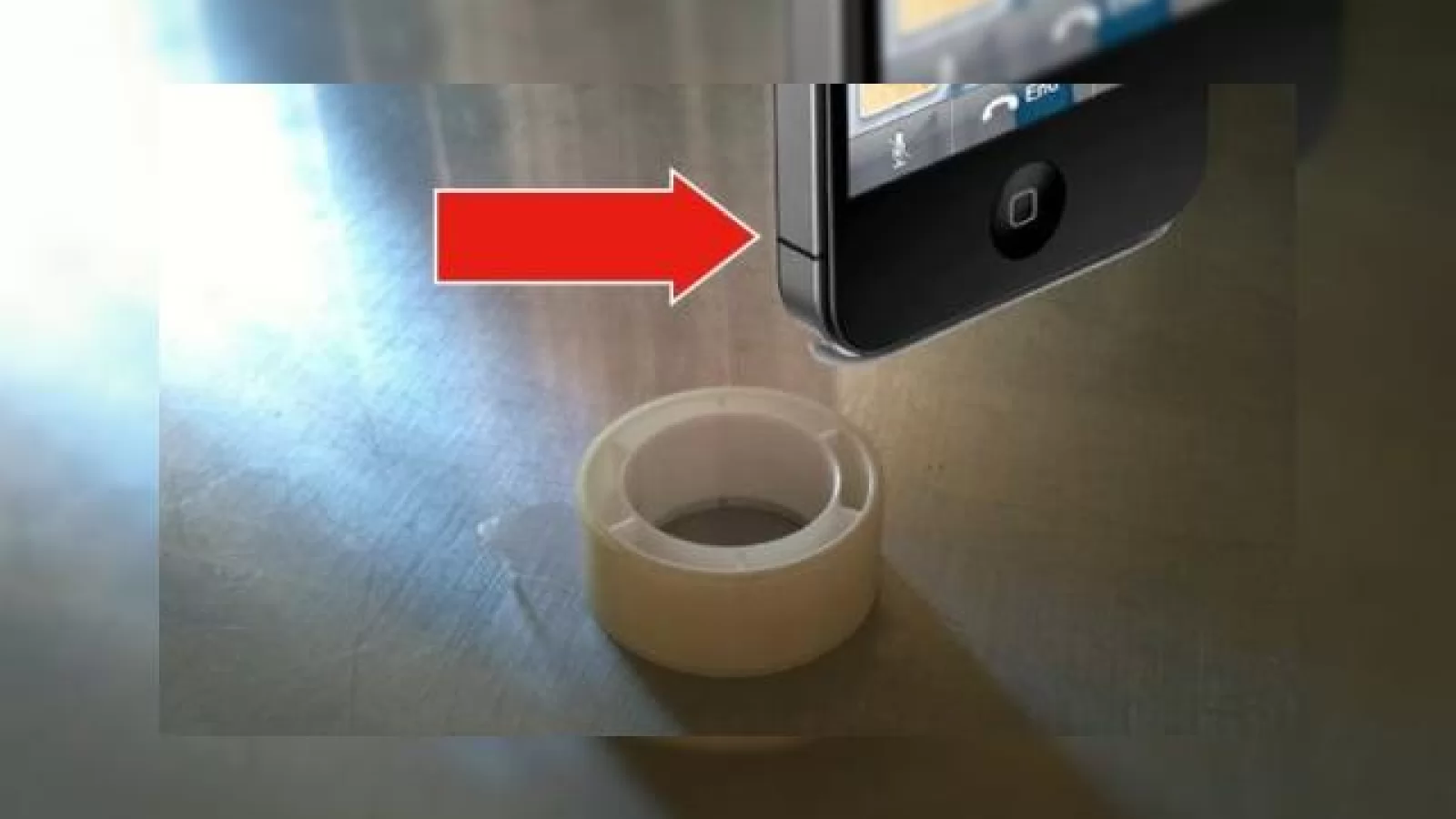 iPhone 4 are probleme cu reteaua atunci cand e tinut in mana stanga?!