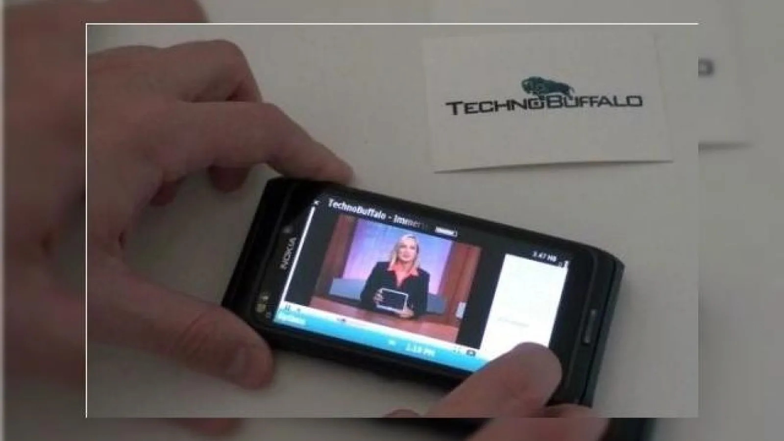 Misteriosul prototip Nokia Symbian^3 isi face aparitia cu softul blocat; Nokia il vrea inapoi!