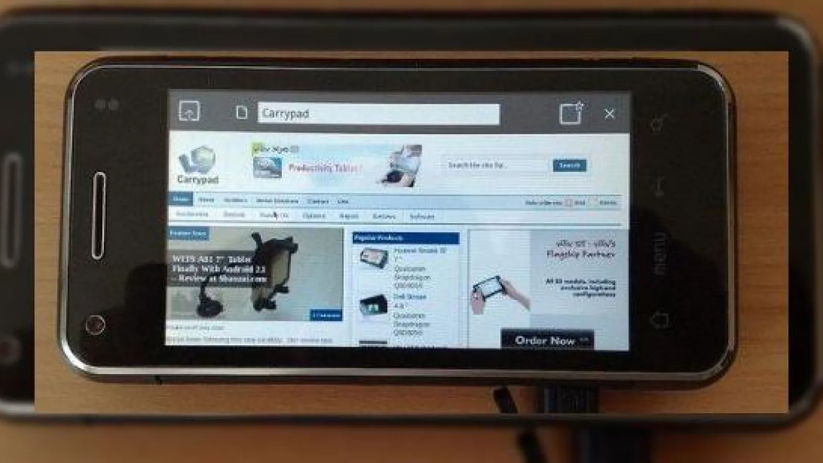 Un telefon bazat pe platforma Intel Moorestown, dotat cu OS-ul MeeGo, scapat pe web
