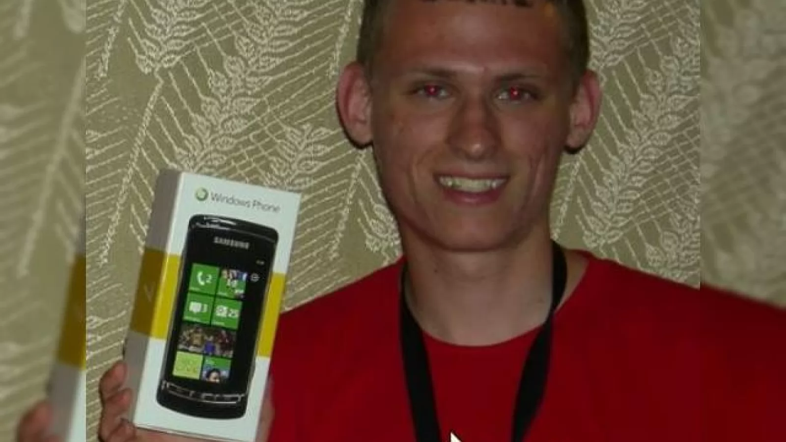 Microsoft ofera prototipuri de telefoane Samsung Windows Phone 7 participantilor la Imagine Cup