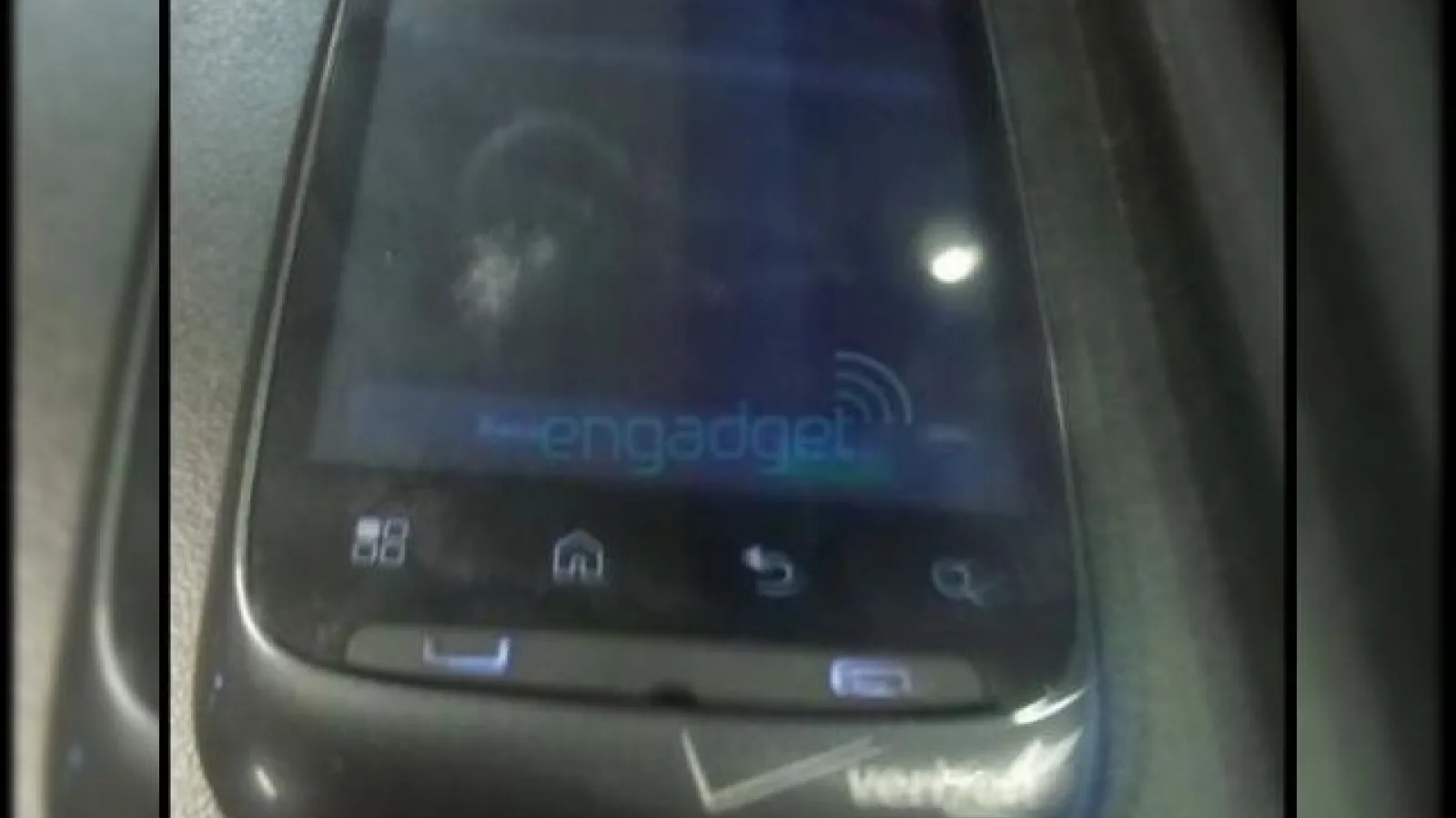 Motorola WX445, un telefon Android low end, scapat pe web sub forma de imagini