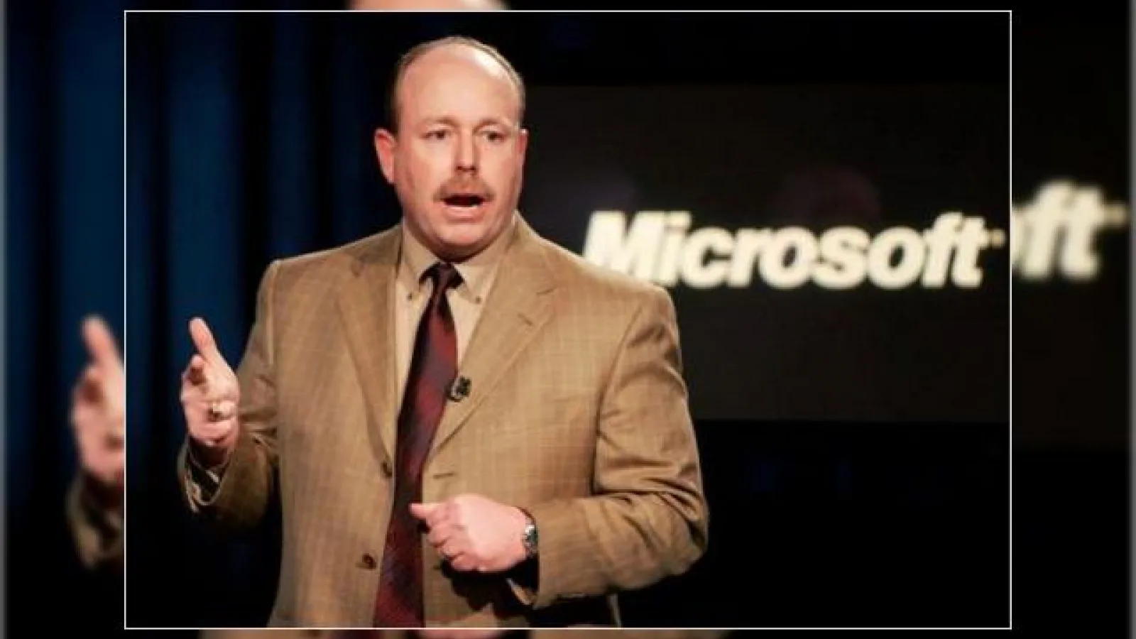 Unul dintre oficialii Microsoft compara esecul iPhone 4 cu Vista