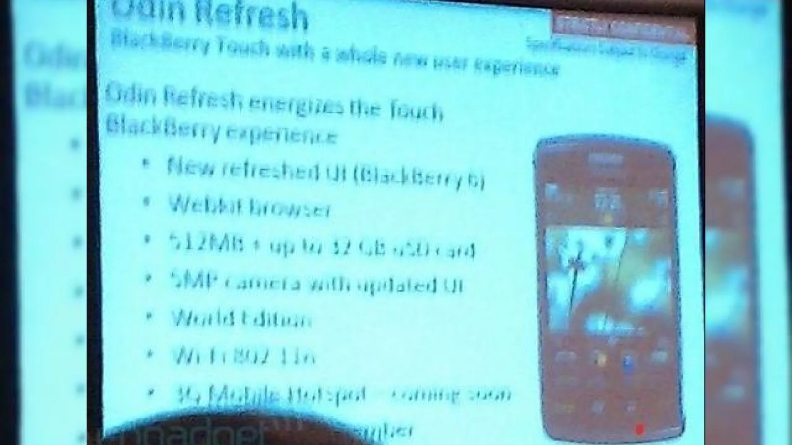 BlackBerry Storm 3, scapat intr-un slide care ii prezinta specificatiile