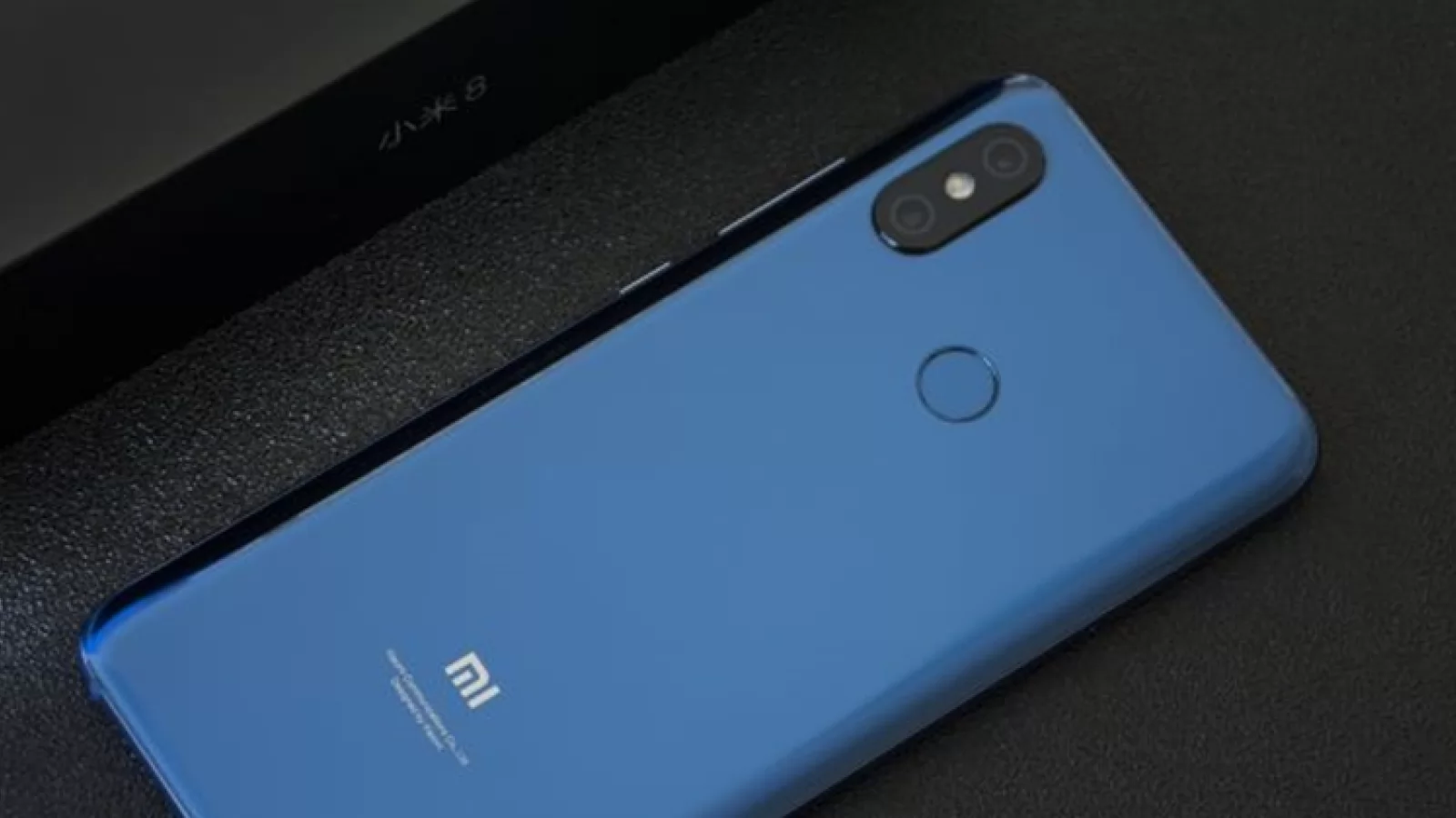 Xiaomi Mi 8 debutează în varianta cu 8 GB RAM şi 128 GB stocare; Iată cât costă