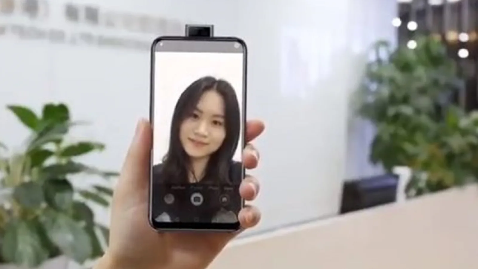 Elephone prezintă primul său telefon cu o cameră duală periscop; Iată-l în acţiune (Video)