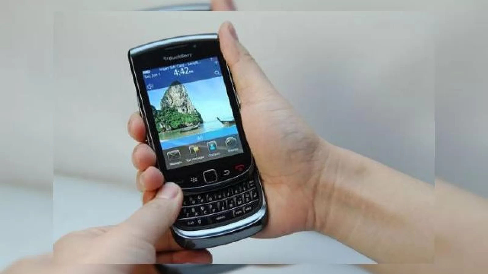 BlackBerry 9800 Slider va fi lansat in data de 3 august?