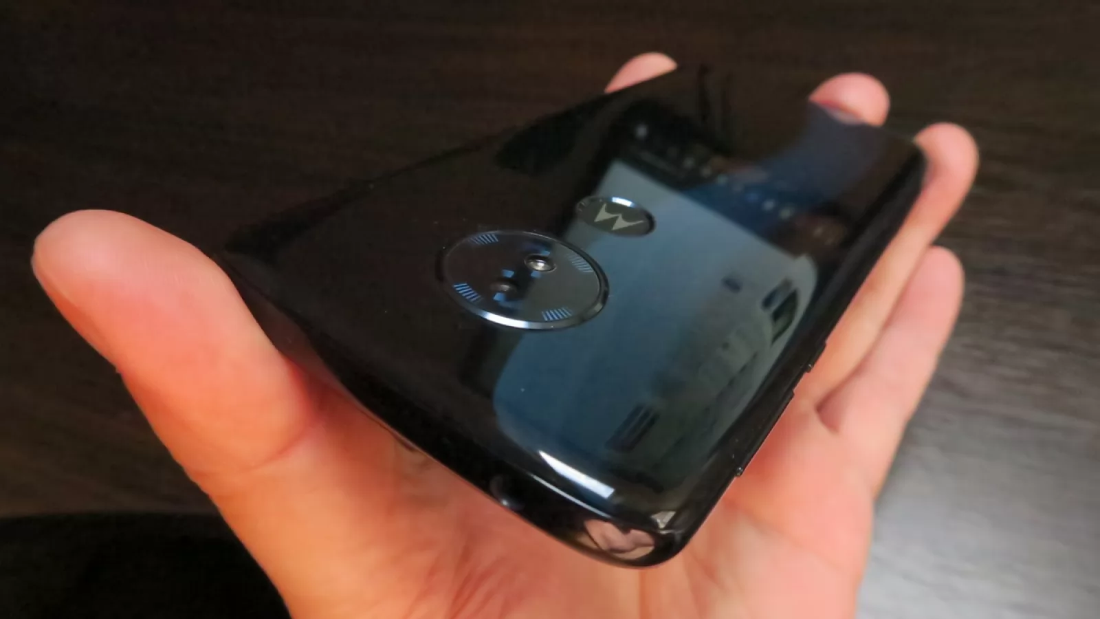 Motorola Moto G6 Play: Design peste cota de preţ practicată