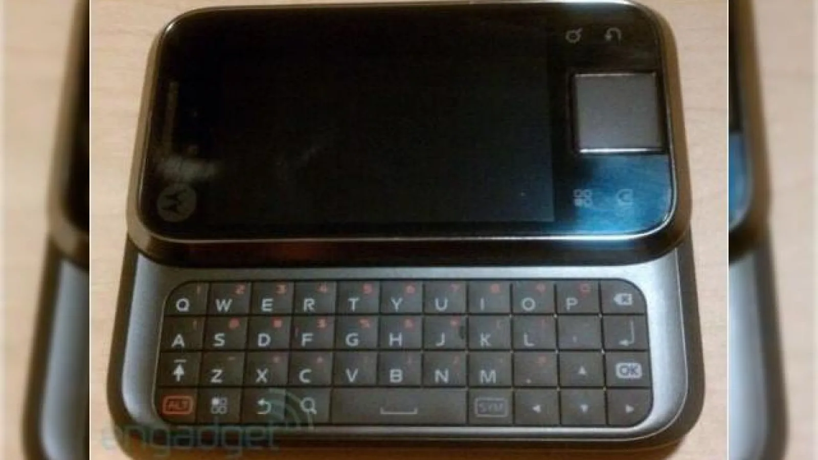 Imagini in premiera cu Motorola Sage, un nou terminal Android 2.1