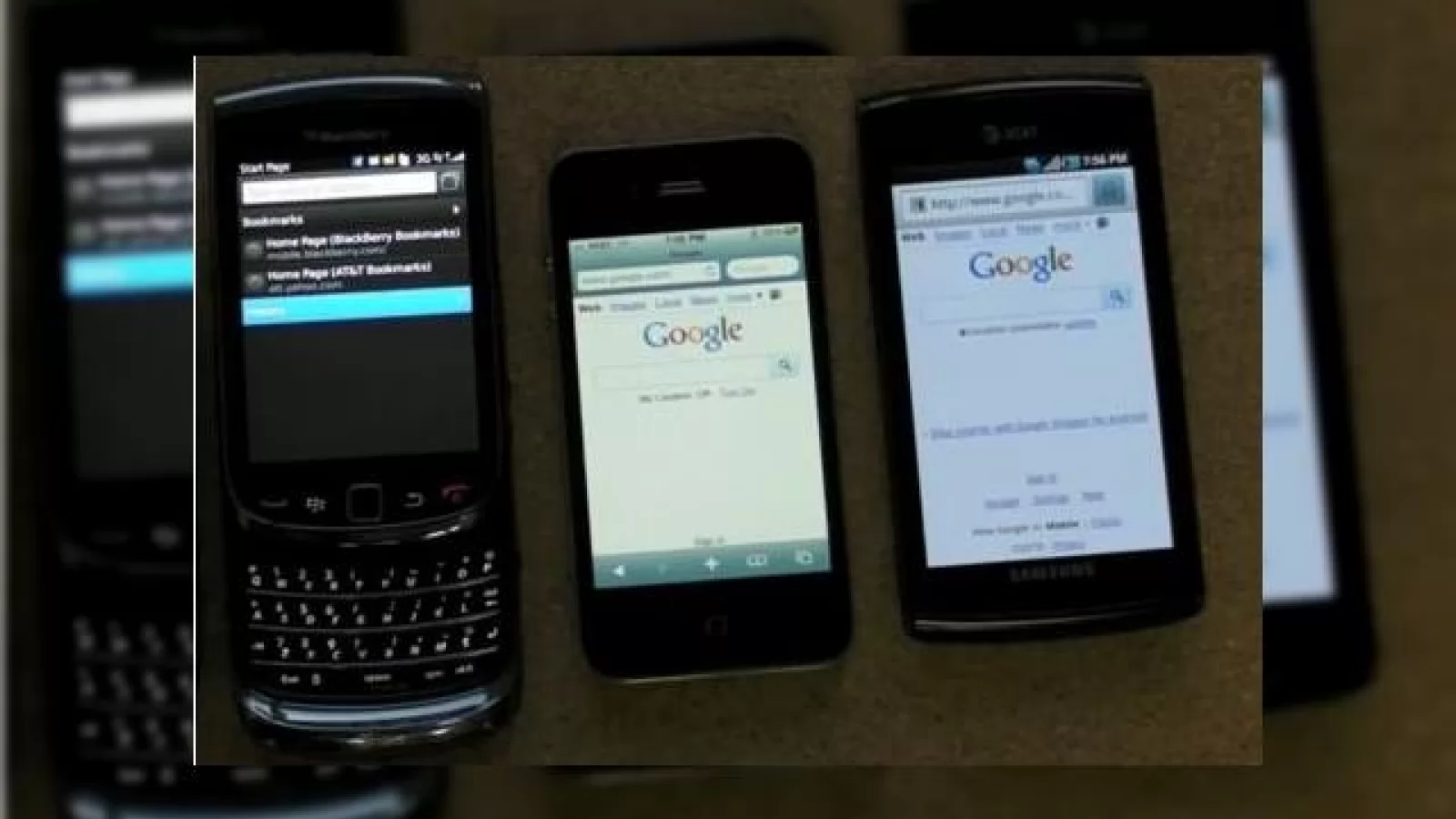 Batalia browserelor web mobile: BlackBerry Torch 9800 versus iPhone 4 si Samsung Galaxy S (Video)