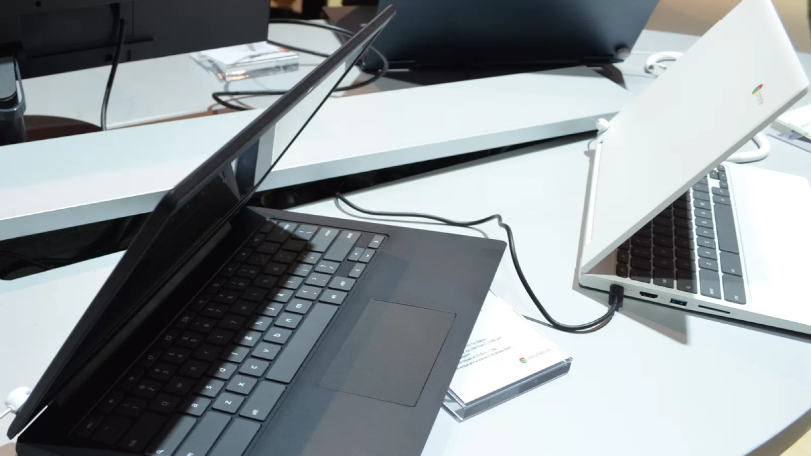 IFA 2018: Lenovo ThinkPad X1 Extreme este un nou laptop business cu procesor Core i9, ecran 4K; Debutează şi Chromebook-uri de buget