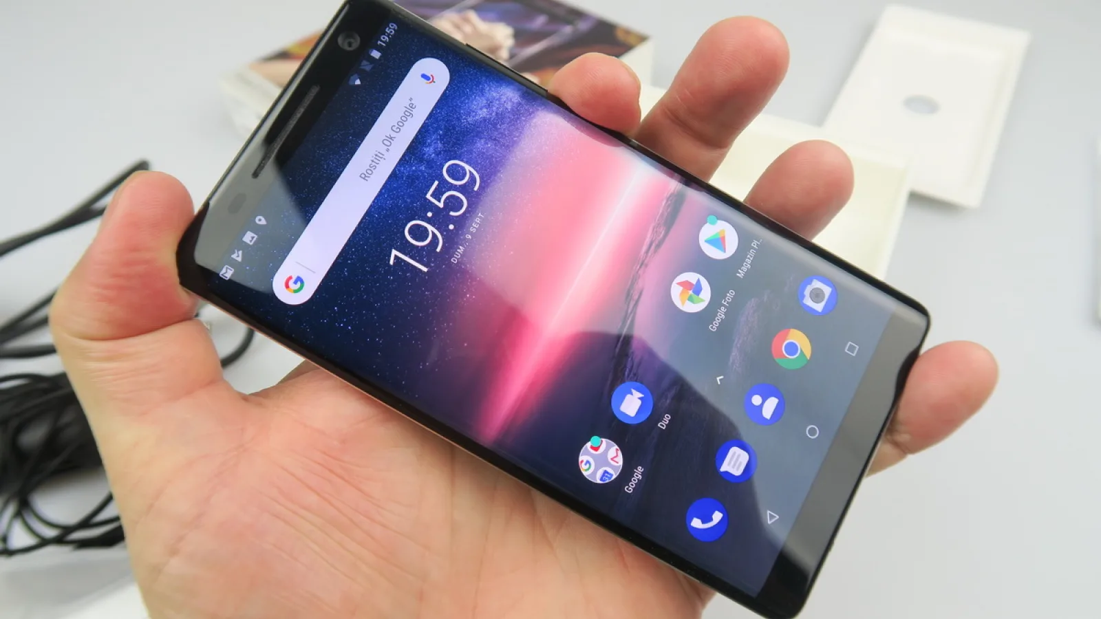 Nokia 8 Sirocco Unboxing: telefonul de lux al celor de la Nokia rotunjeşte toate colţurile (Video)