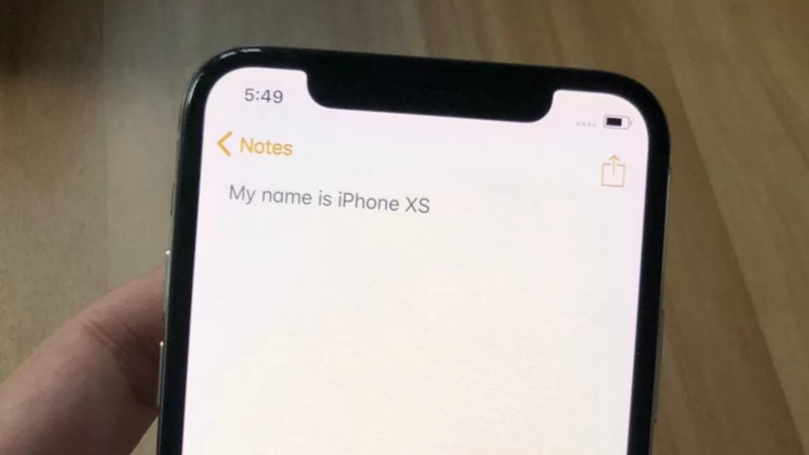 iPhone Xs apare în fotografii hands on clare cu ore înainte de lansare