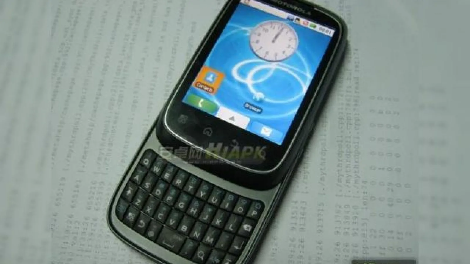 Rival pentru BlackBerry? Motorola XT300 isi face aparitia pe web in noi imagini (Video)
