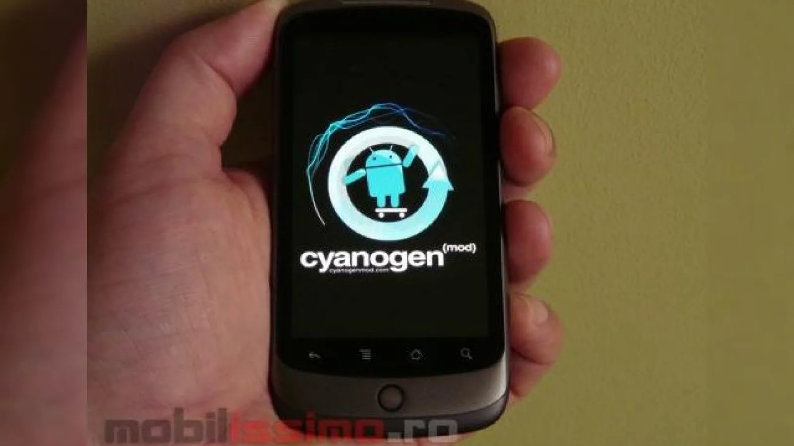CyanogenMod-6.0 acum disponibil, Android 2.2 pentru toata lumea!
