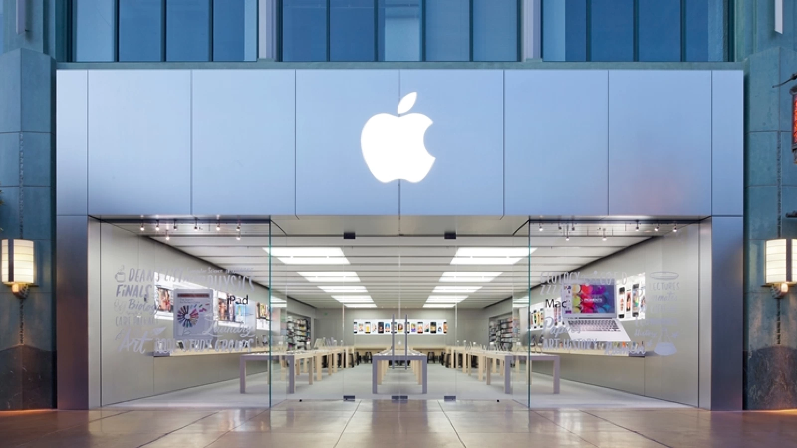 Apple vine în România! Înființează o firmă pe plan local și următorul pas ar putea fi deschiderea unui Apple Store