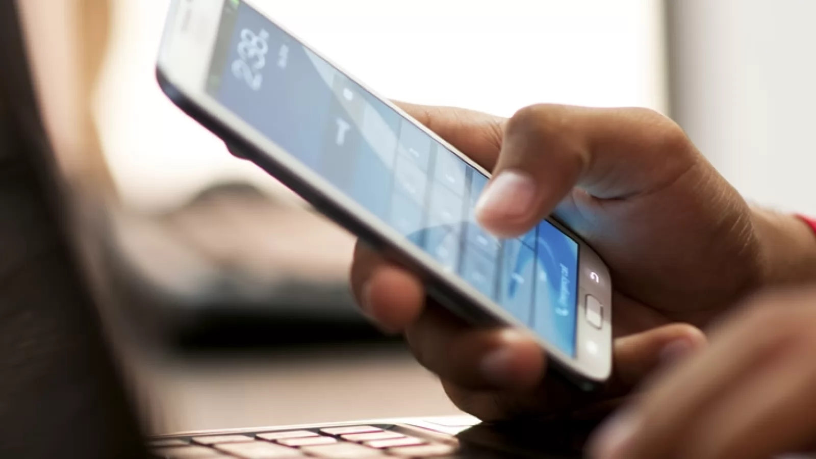 ANCOM amendează operatorii Orange și Vodafone cu suma de 180.000 lei pentru nerespectarea regulamentului de roaming