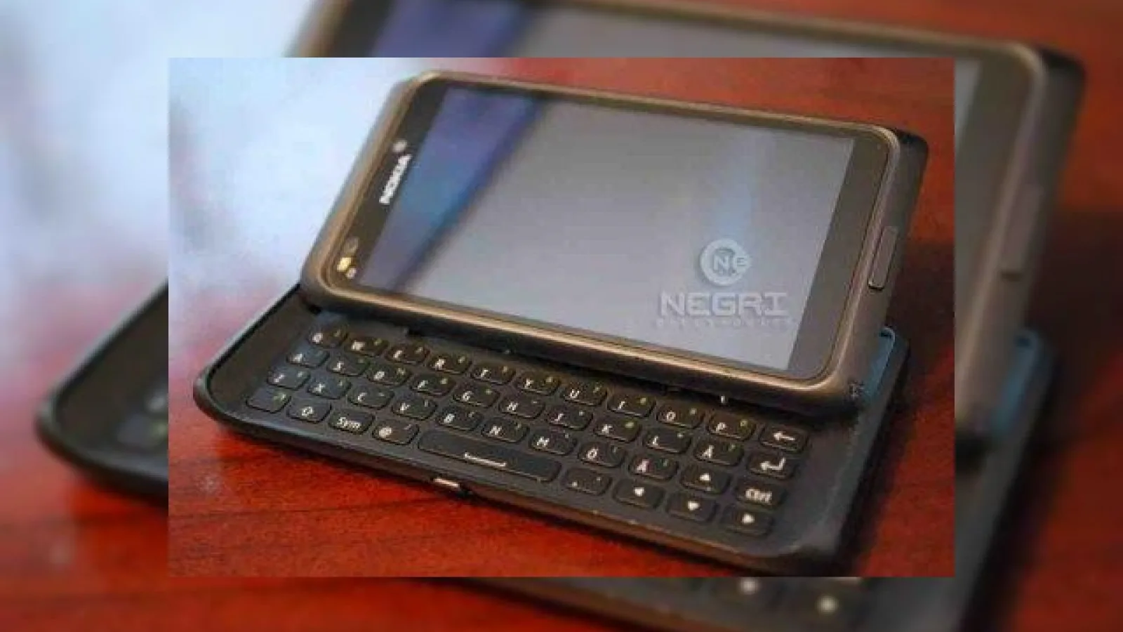 Un nou hit de la Nokia - Handsetul Nokia E7 va debuta la Nokia World 2010!