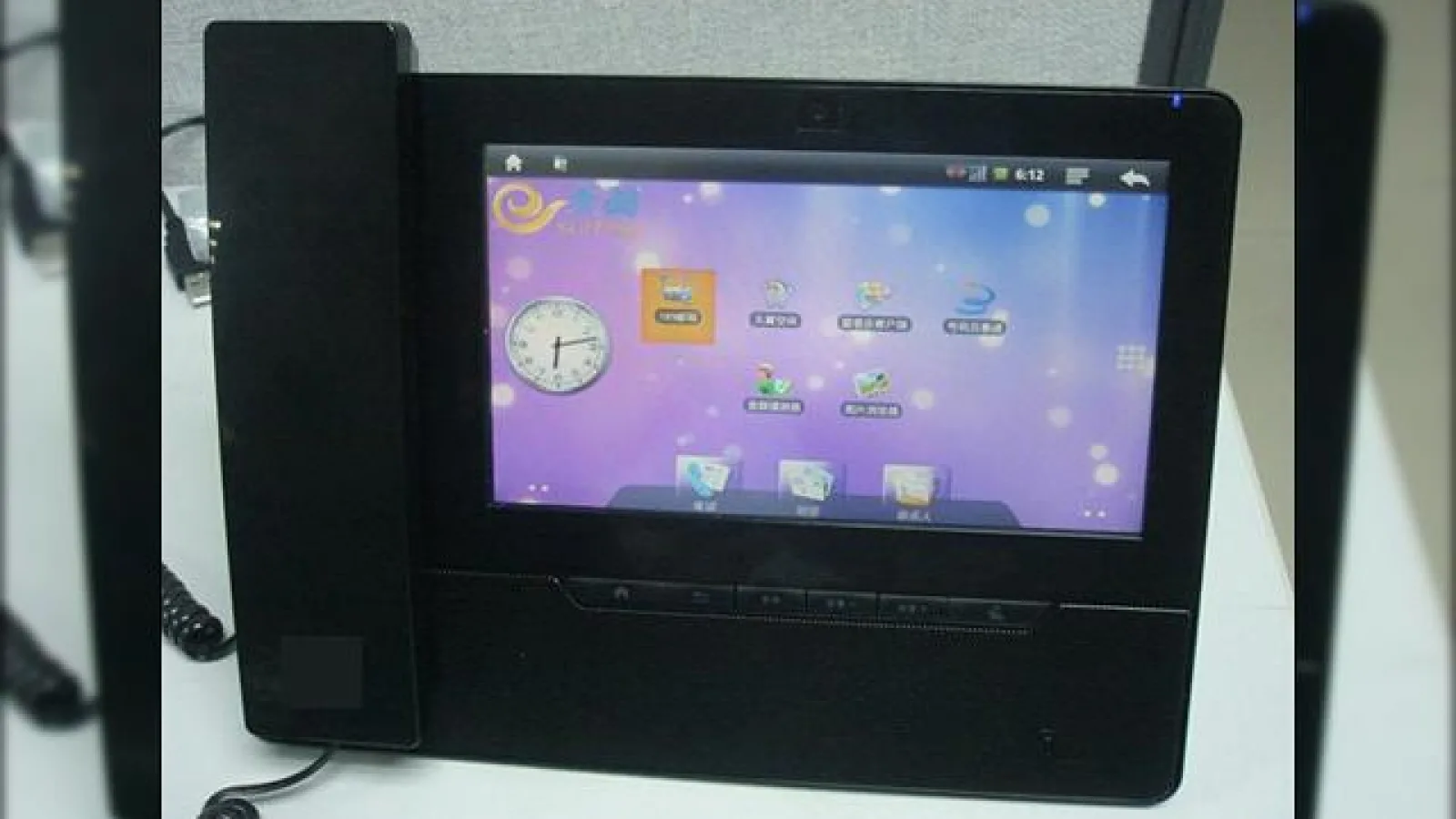 Android, acum si pe fix! Telefonul fix cu Android la bord fotografiat la IFA 2010