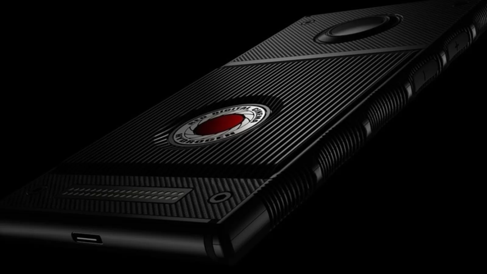RED îşi cere scuze pentru întârzierea telefonului Hydrogen One; Clienții care au precomandat varianta din titaniu primesc un cadou generos