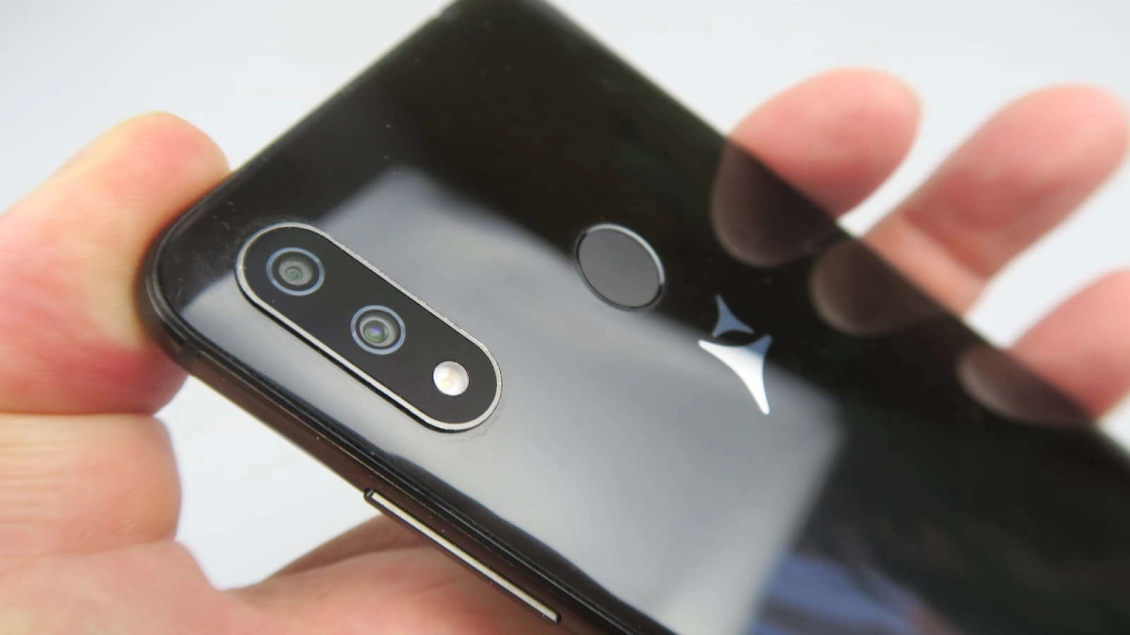 Allview Soul X5: Camera are culorile şi zoomul pe care îl doream, dar la selfie mai e de lucru