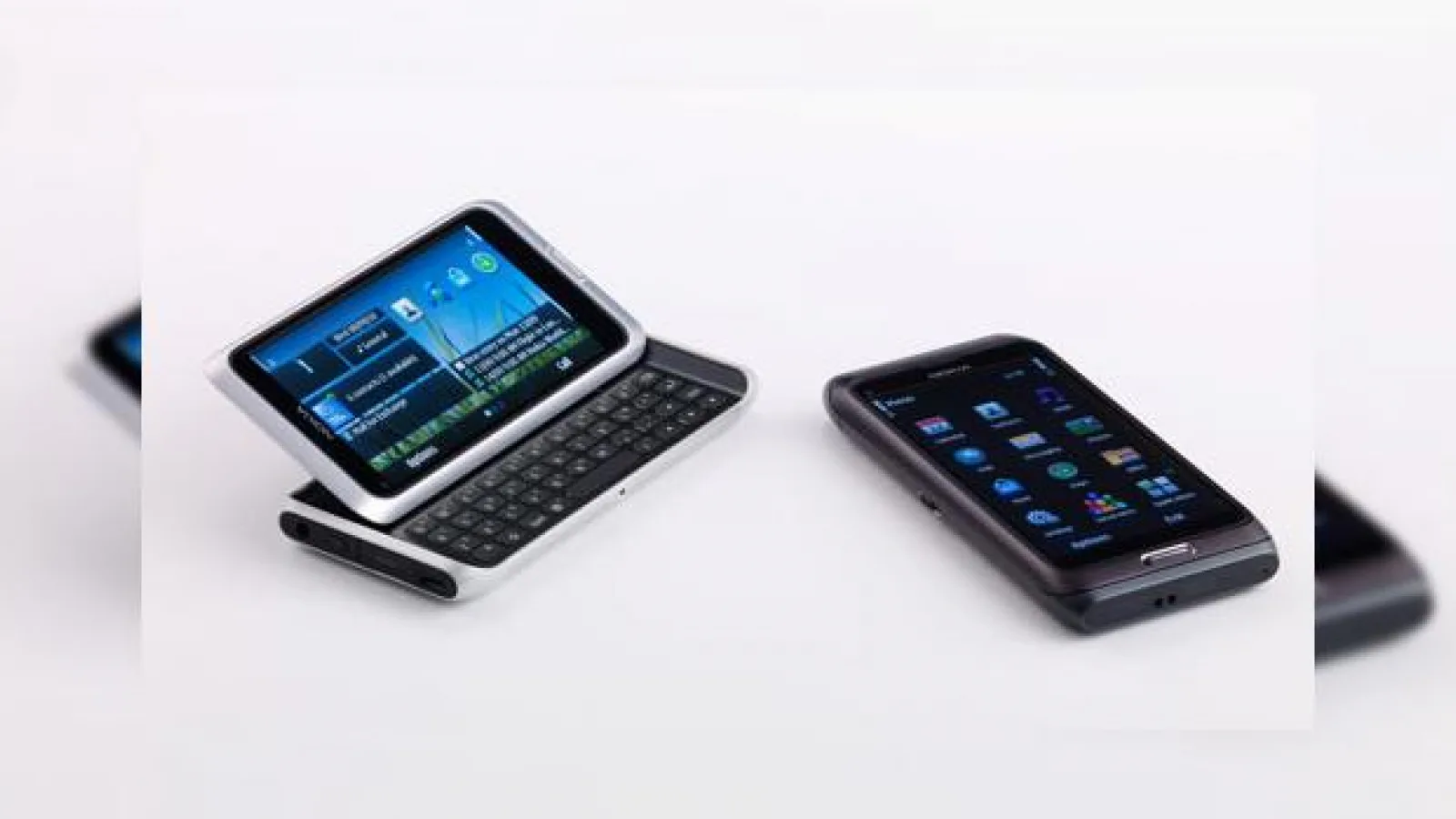 Nokia E7, in sfarsit o combinatie decenta de touchscreen si QWERTY, prezentat la Nokia World 2010