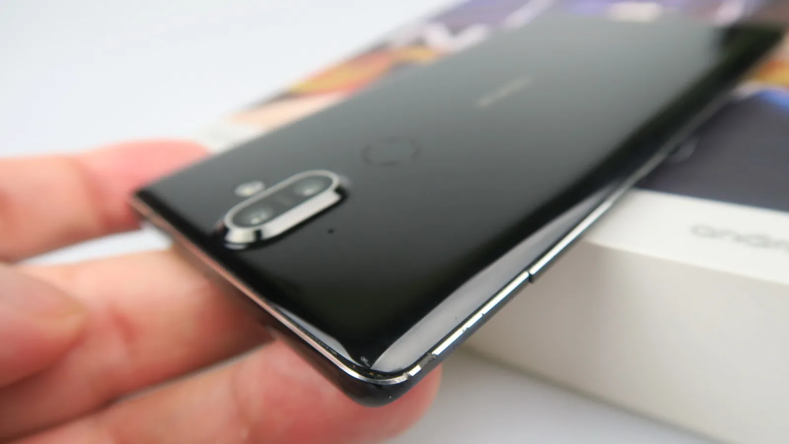 Nokia 8 Sirocco: Baterie superioară lui Nokia 8, bună în special de Netflix