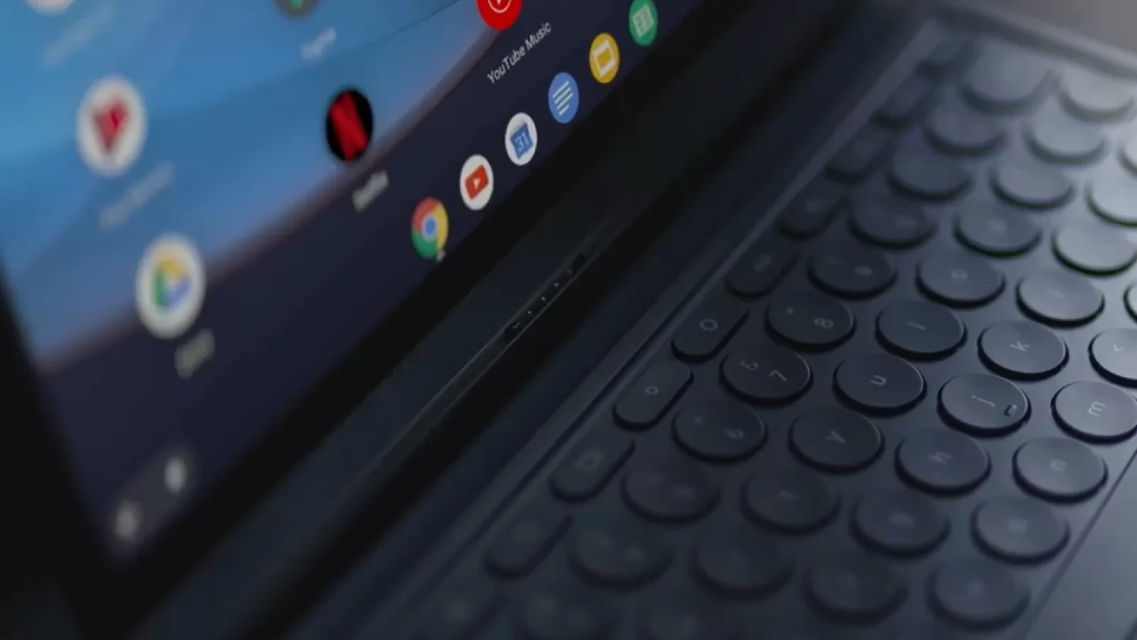 Google Pixel Slate este o nouă tableta cu Chrome OS, multitasking avansat prin tastatura şi stylus