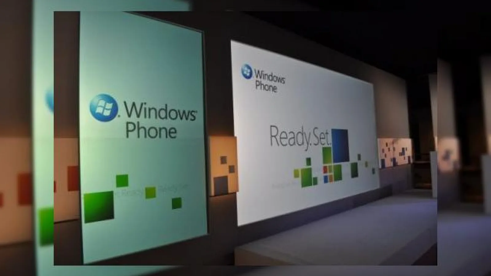 Microsoft lanseaza Windows Phone 7 astazi! Va tinem in priza via live blogging!