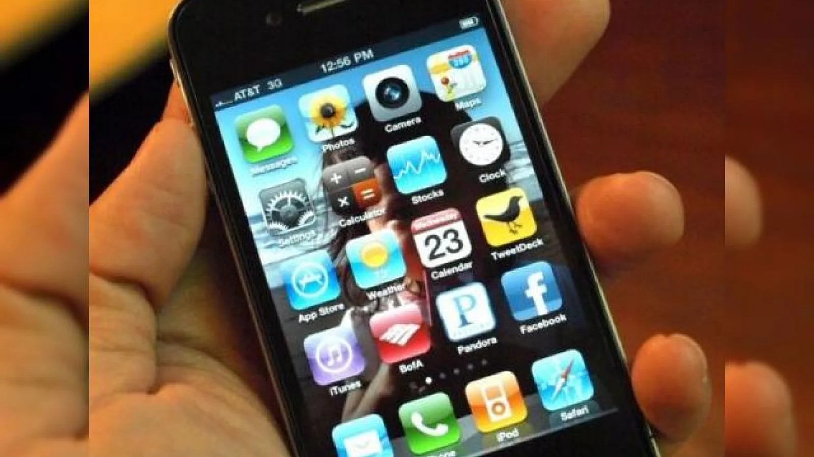 Ecranul fragil al lui iPhone 4, o problema serioasa? Cu 82% mai predispus la crapaturi decat iPhone 3GS!