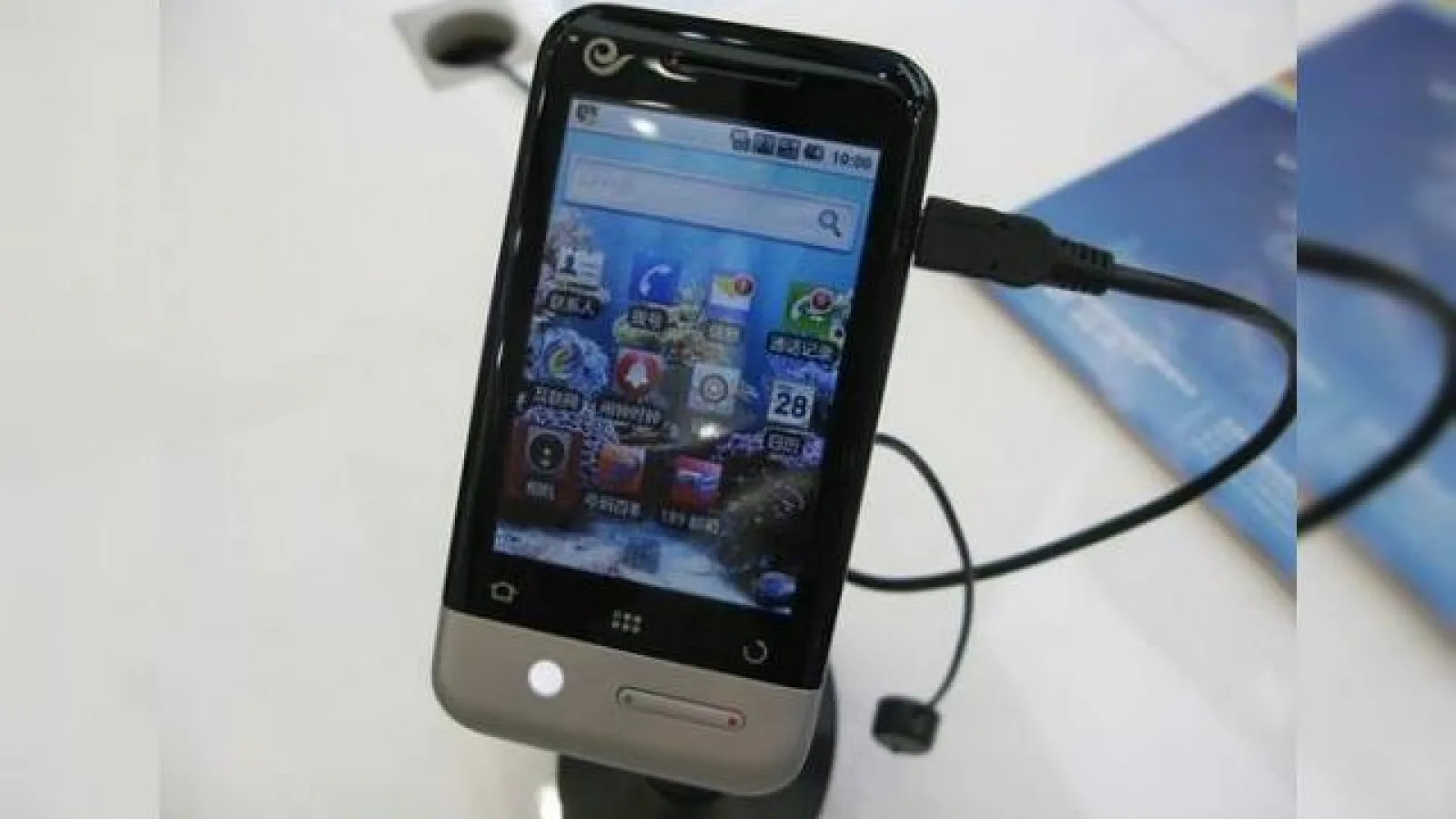 Android trece in dual mode cu ZTE R750