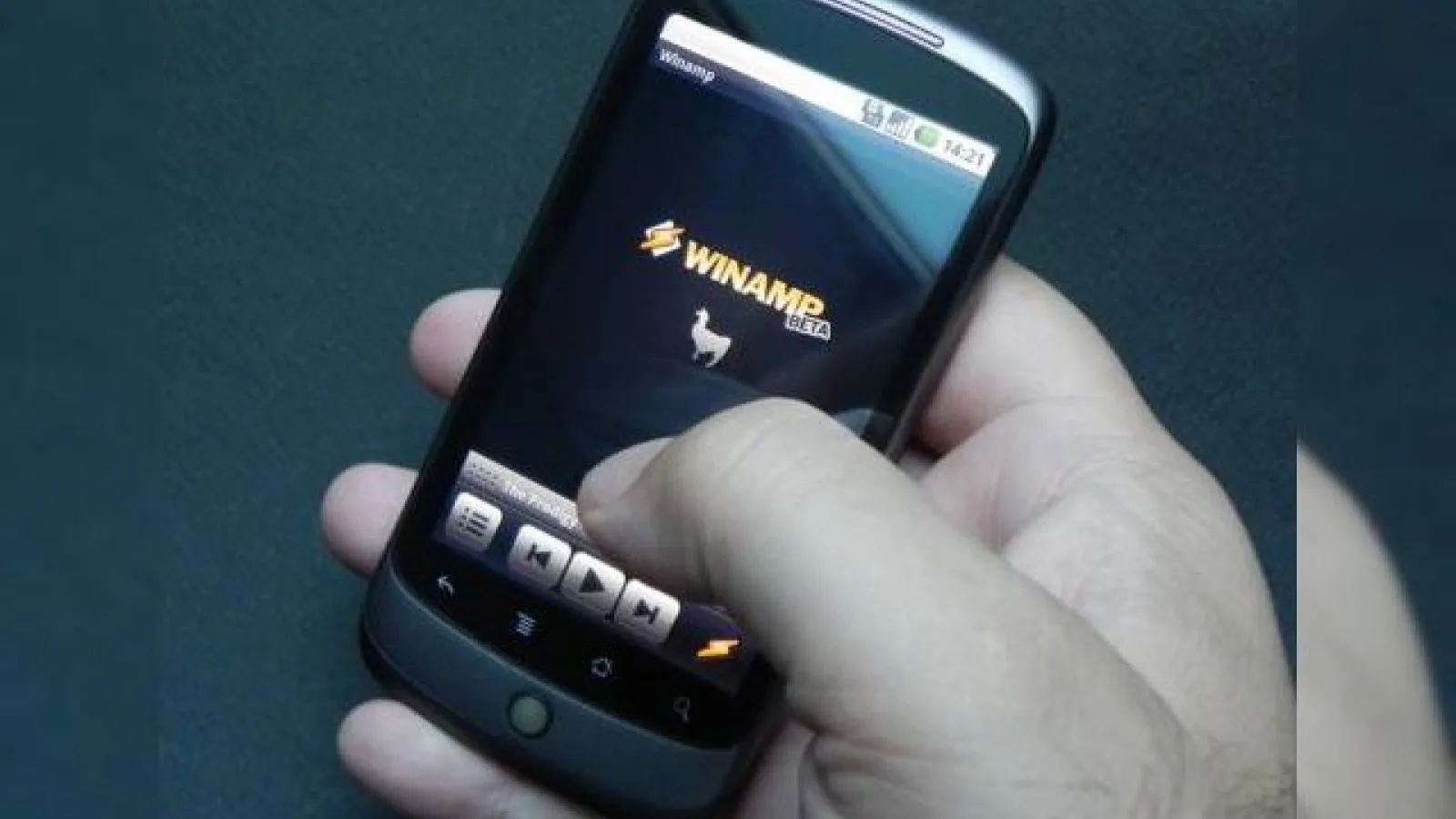 Cel mai popular player audio, Winamp, este disponibil acum in varianta beta pentru Android (video)