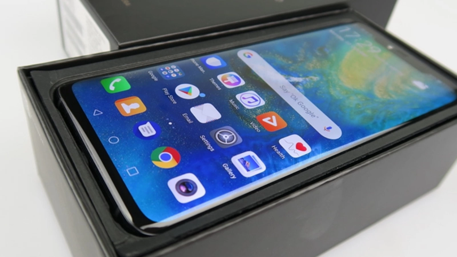 Huawei Mate 20 Pro bifează prima actualizare software importantă: îmbunătățiri ale camerei, securității