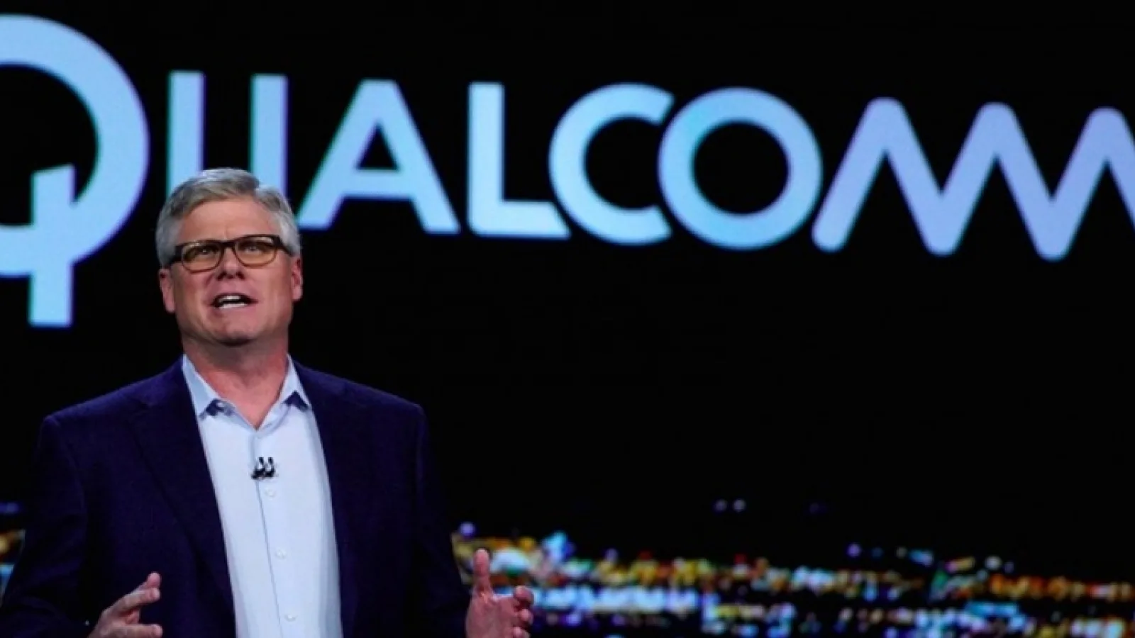 Qualcomm este obligată să îşi licenţieze brevetele şi către alţi producători de procesoare