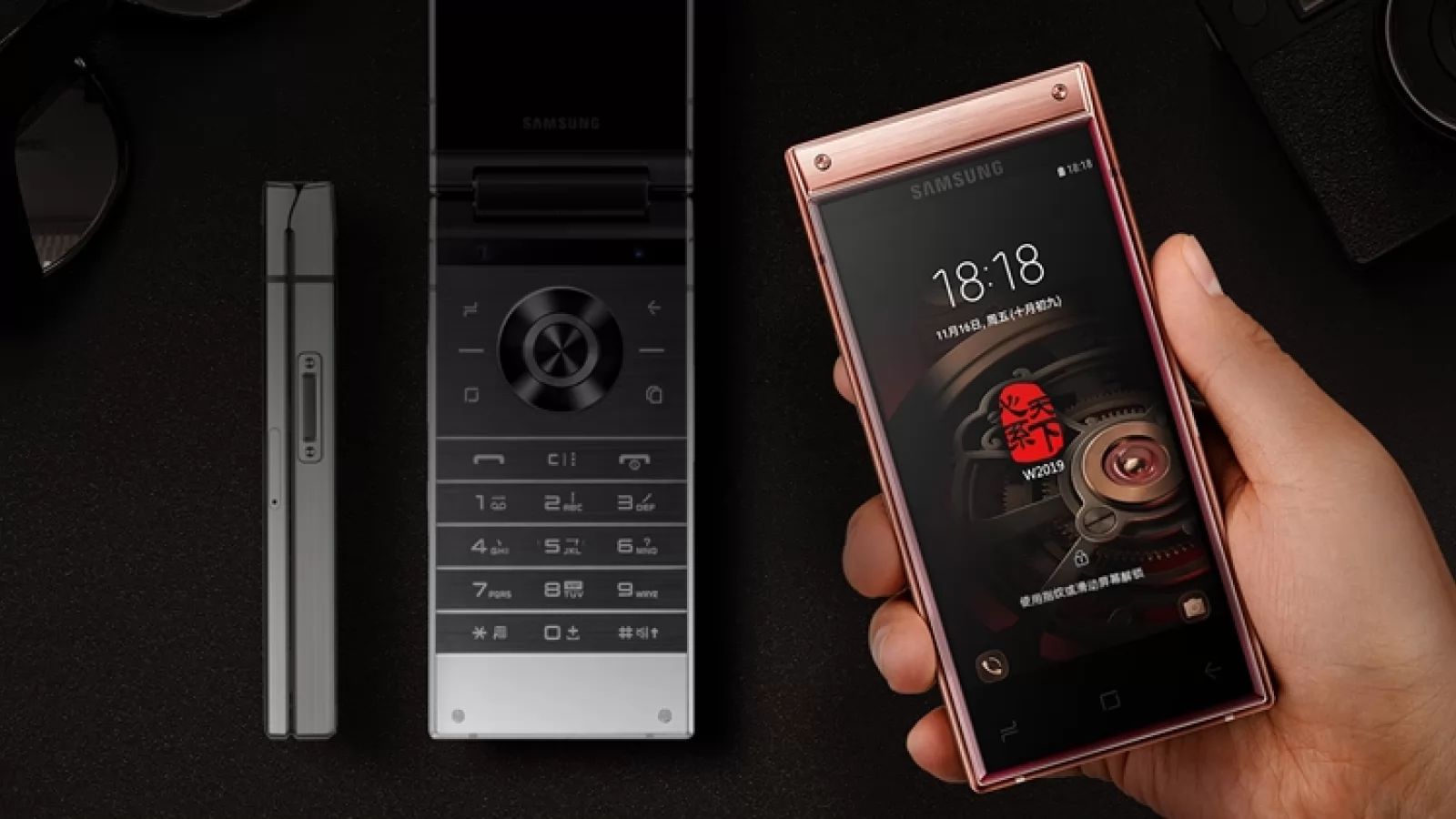 Samsung W2019 devine oficial: telefon exclusivist cu clapetă, 2 ecrane, cameră duală, CPU Snapdragon 845