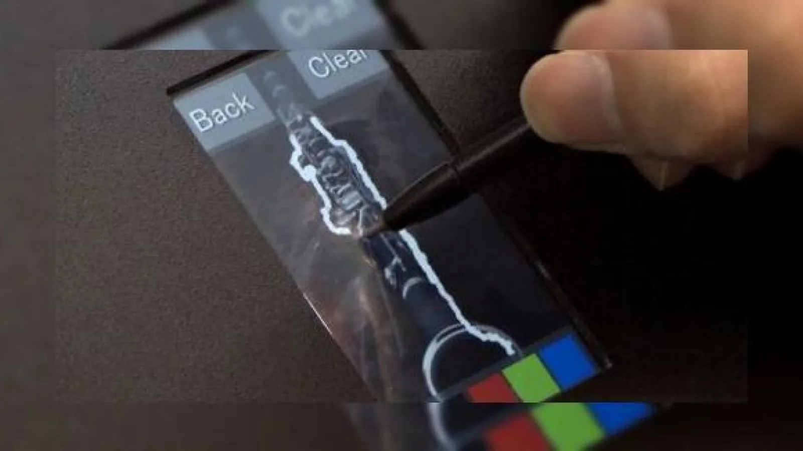 Ecranul capacitiv cu suport pentru stylus, o nouă tehnologie Hitachi (Video)