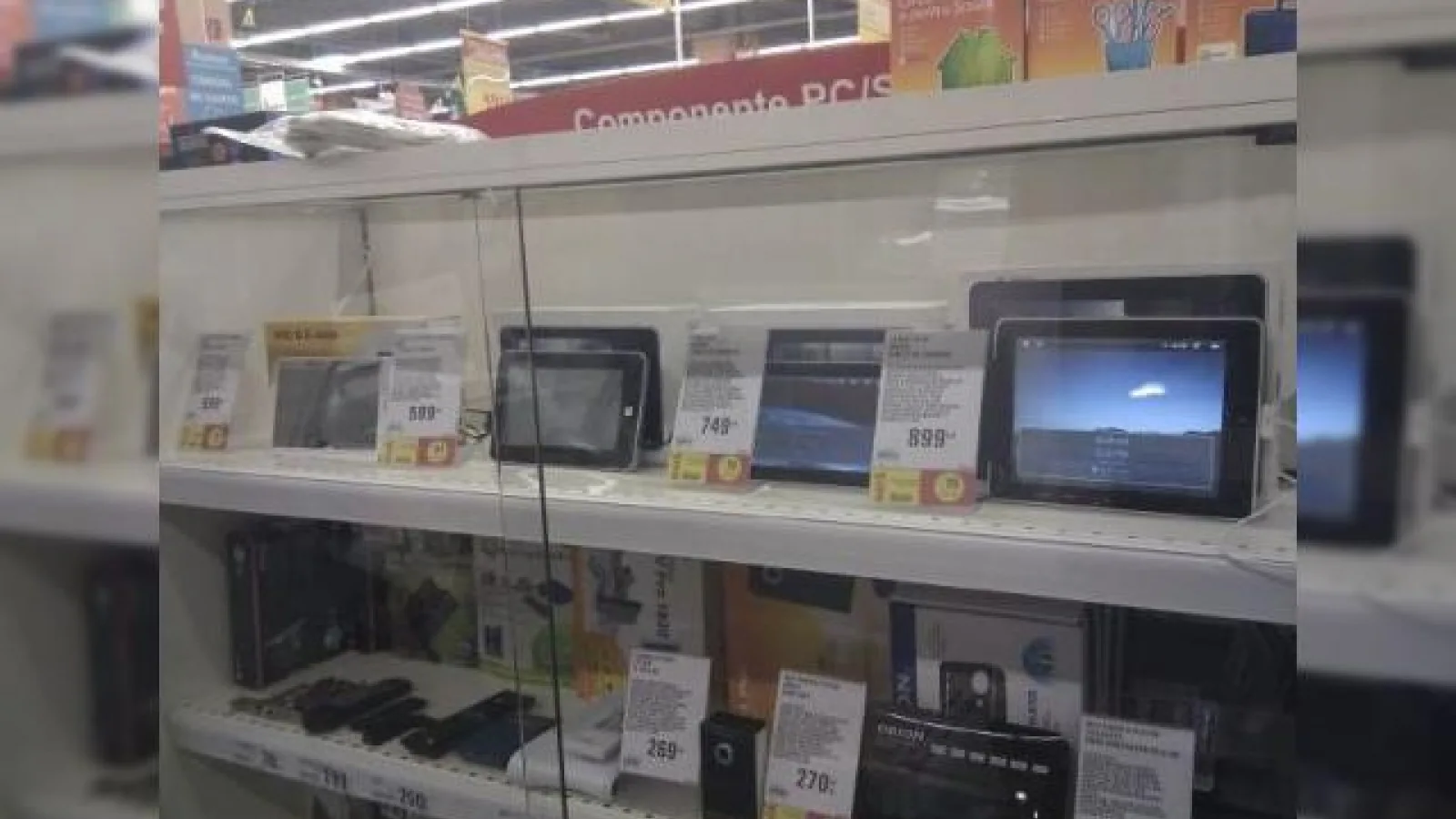 Tabletele ieftine made in China lovesc din nou, de această dată În Auchan Titan (București)