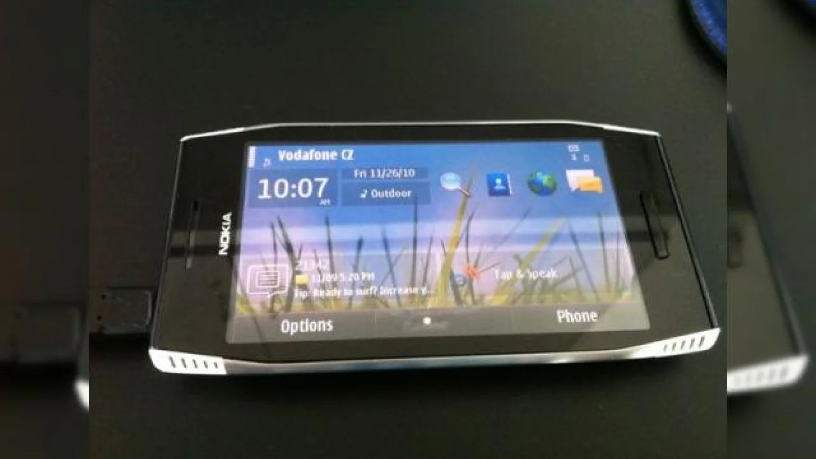 Nokia X7-00 Își face apariția pe web, rulând NFS Shift (Video)