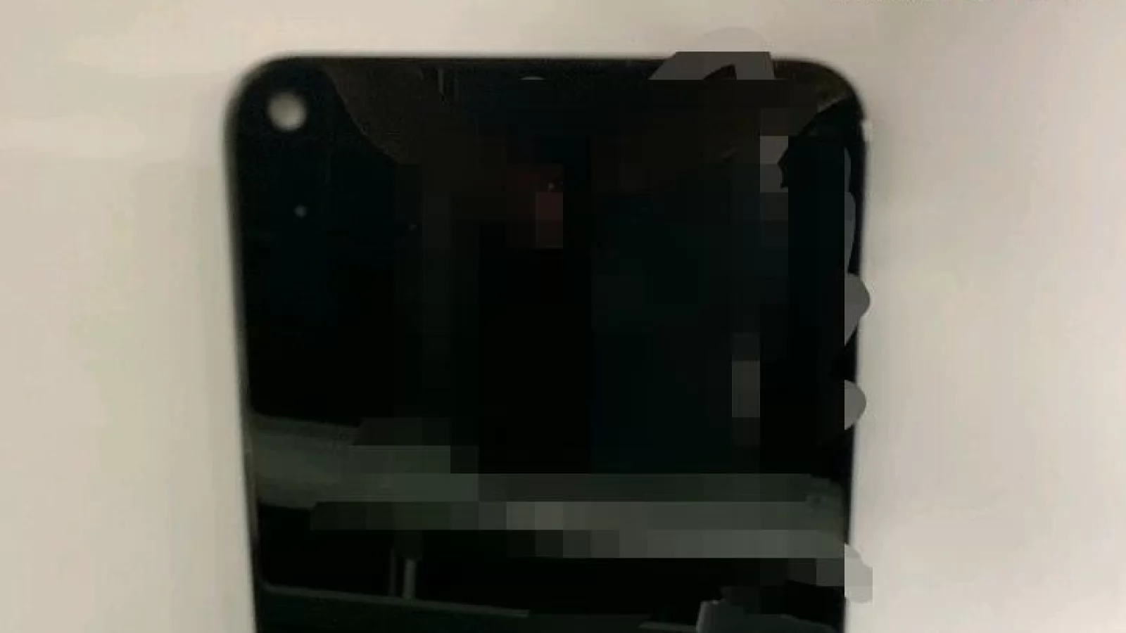 Prima imagine cu ecranul lui Galaxy S10 e probabil aceasta; Iată cum arată panoul Infinity-O
