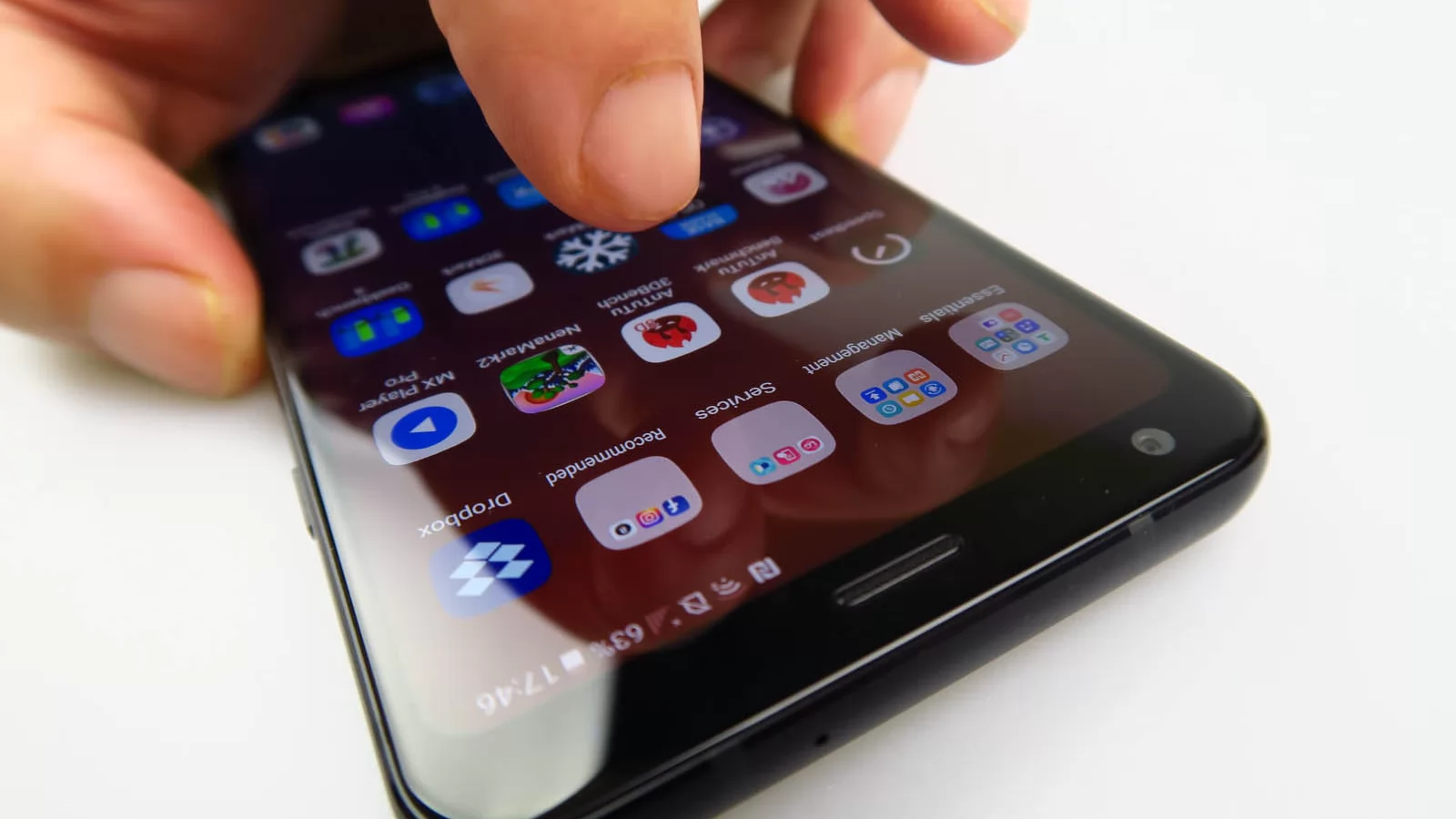 LG Q7: Benchmark-uri modeste, e un telefon pentru internet și vizionat filme, nu e pentru gameri