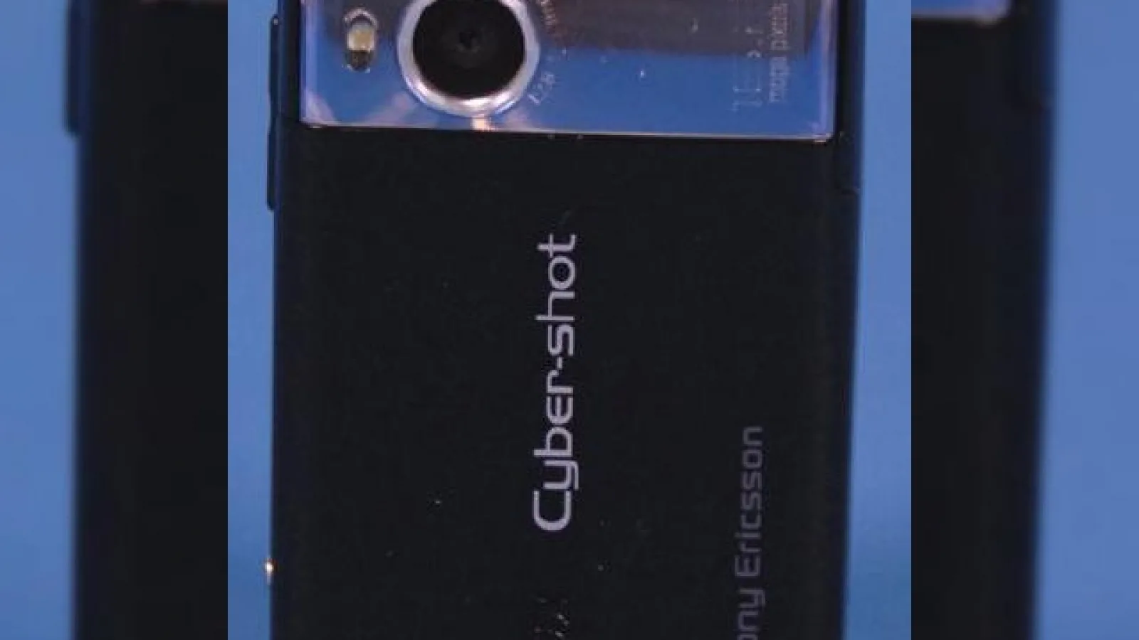 Telefonul cu cameră de 16 megapixeli Sony Ericsson Cyber-shot S006, În teste la FCC