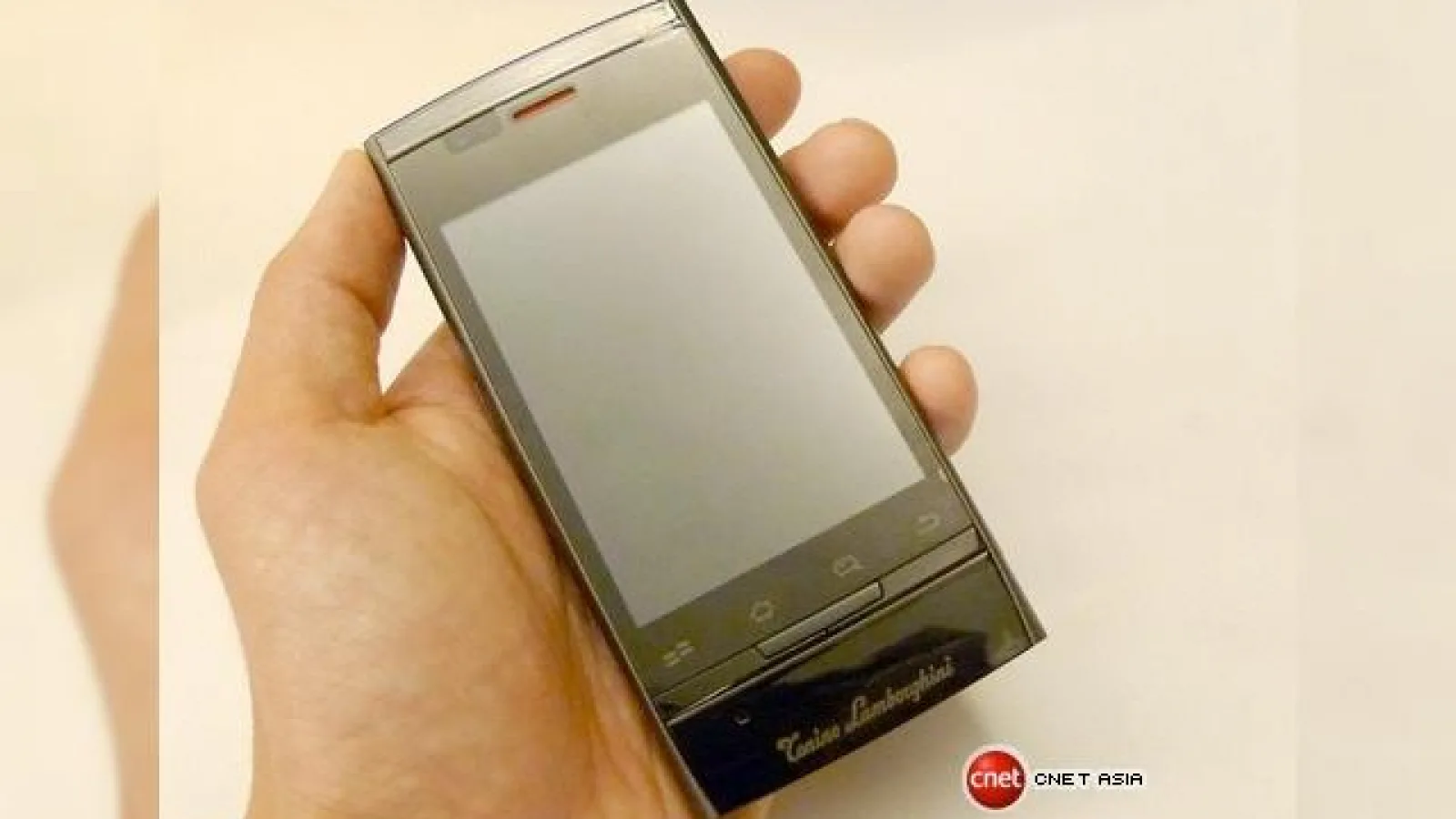 Două telefoane Lamborghini pentru Împătimiții brandului: Evoluzione și Passione