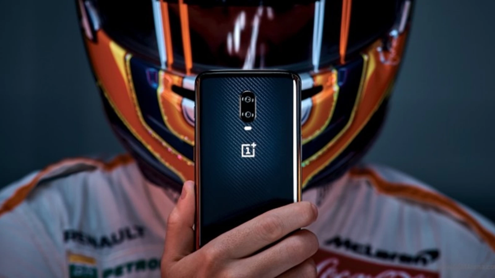 OnePlus 6T McLaren Edition este acum oficial! Are 10 GB RAM și este cel mai scump telefon al companiei