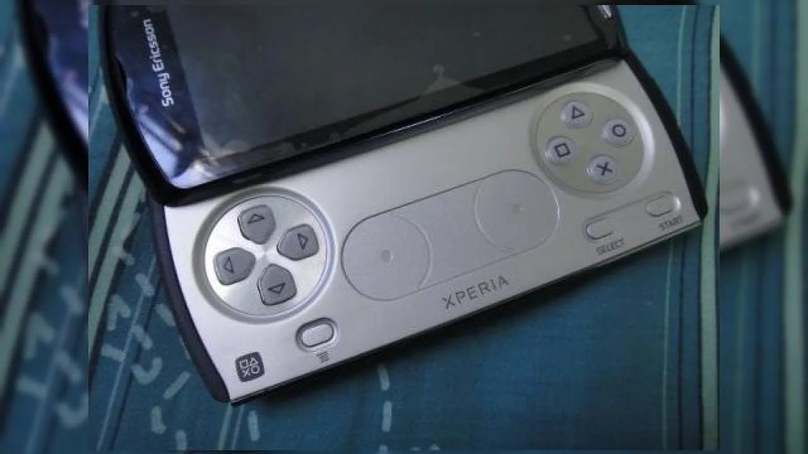 Sony PSP Phone este acum branduit XPERIA și PlayStation