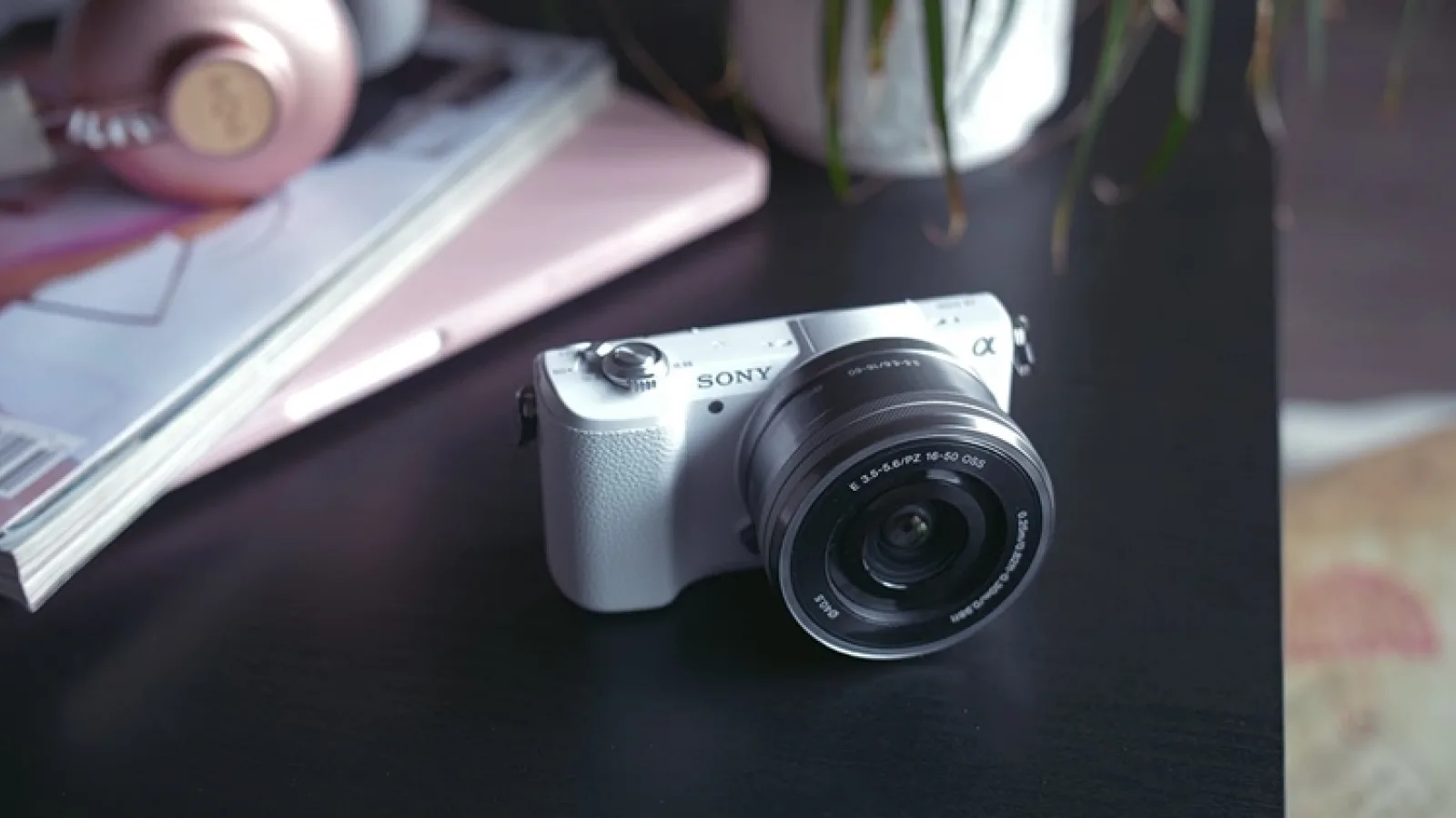 Mini Turul Magazinelor #54: Huawei Mate 20X la precomandă, laptop la 899 lei şi Sony Alpha mirrorless la preţ bun
