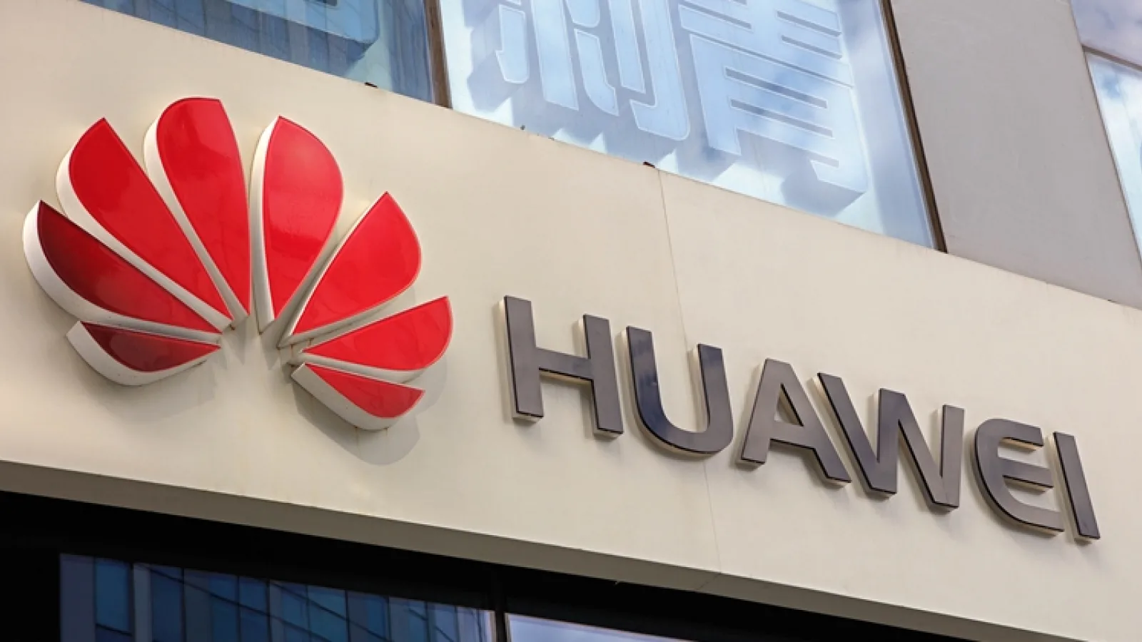 Încep arestările Huawei şi în Europa; Un angajat al filialei din Polonia ar putea primi 10 ani de închisoare